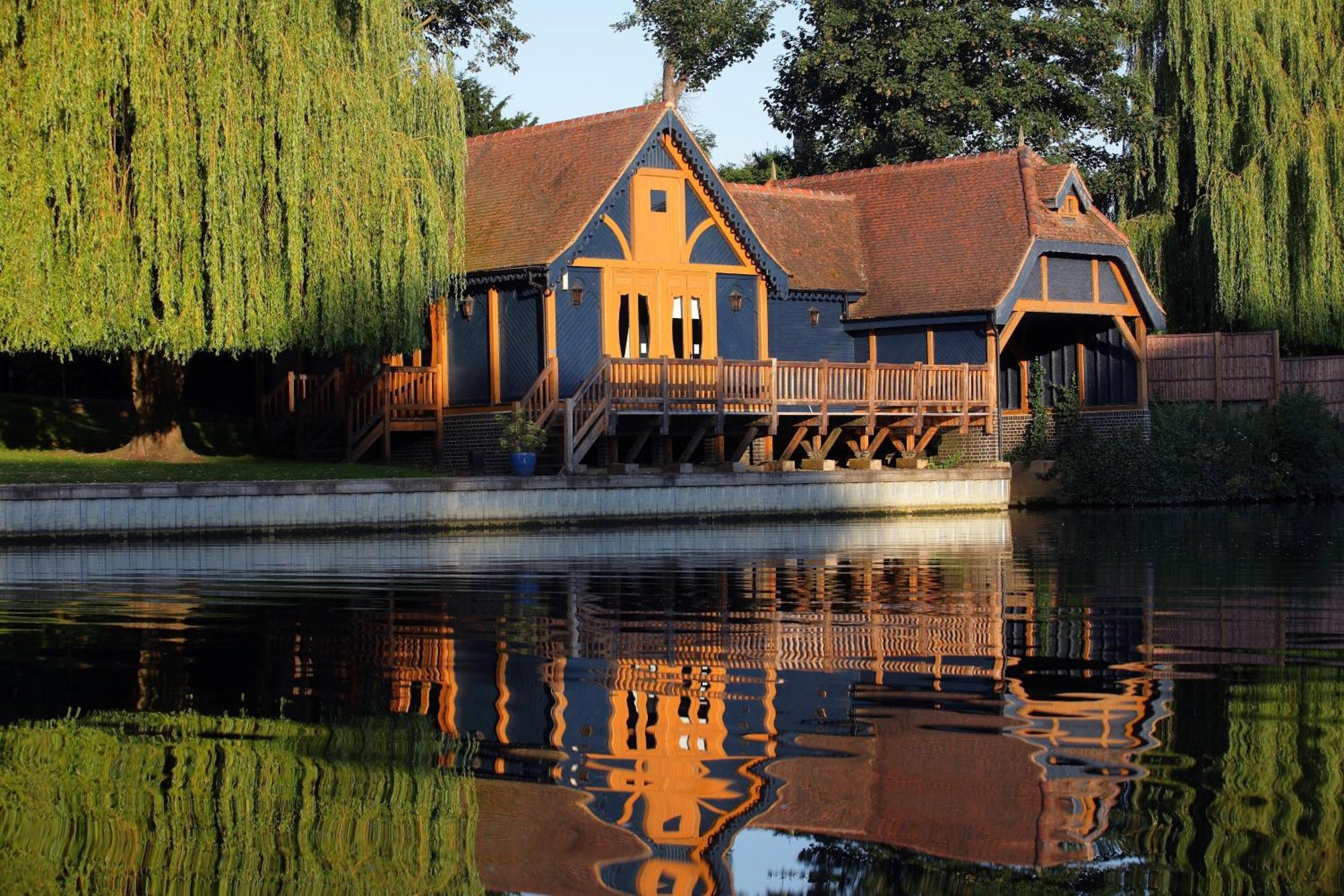 Oakley Court Otel Windsor Dış mekan fotoğraf